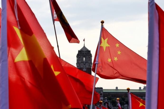 辽宁上海决胜时刻太戏剧：弗格血布互送失误 韩德君罚球2中1绝平