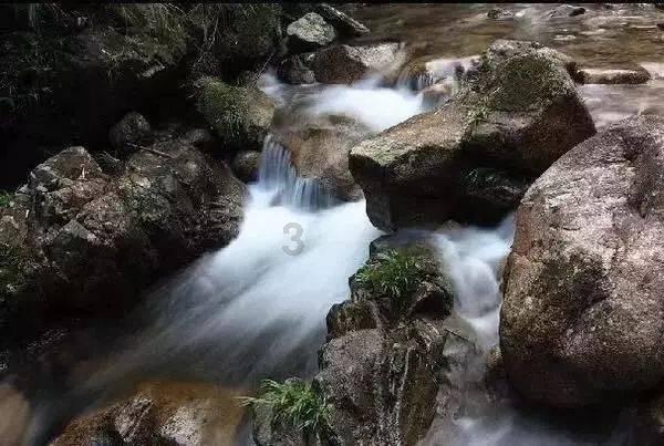 逃离地下古寺庙