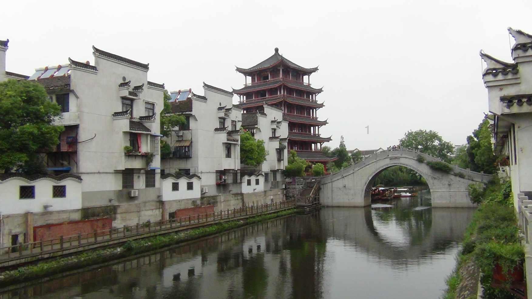 比外形拼口感,78份草莓同台打擂