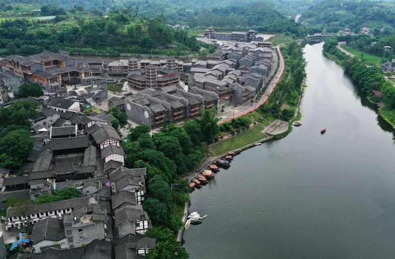 琼海工业投资、制造业投资、高新技术产业投资有所增长